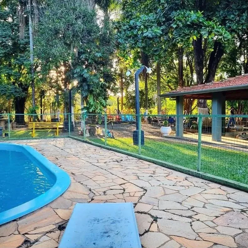 Piscina e área de lazer